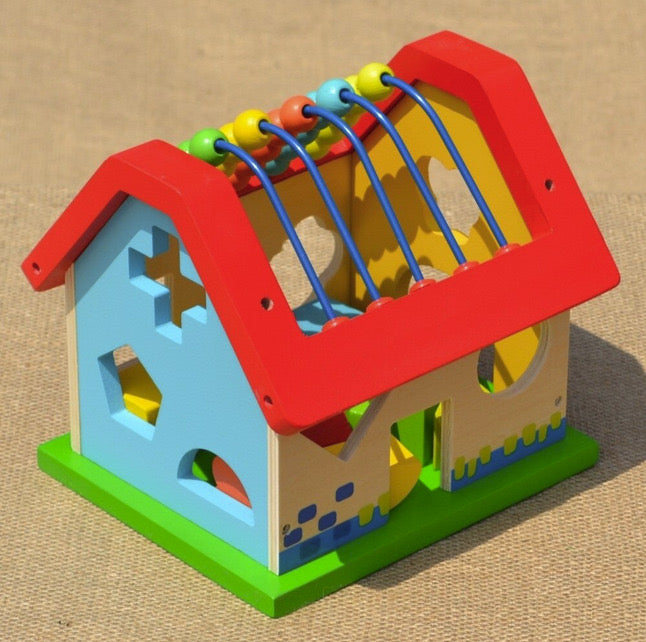 Casuta din Lemn si sortator cu forme geometrice