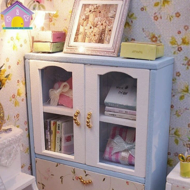 Machetă cameră în miniatură DIY cu lumini LED, Hemiola's Room