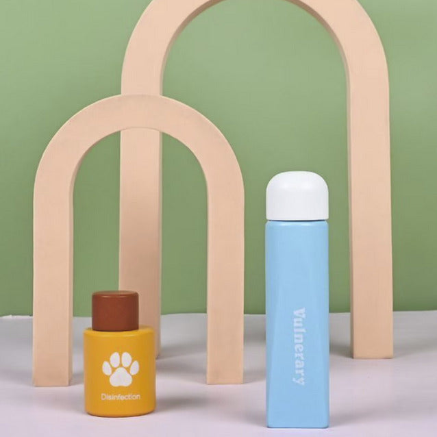 Trusa micului Doctor Veterinar din lemn