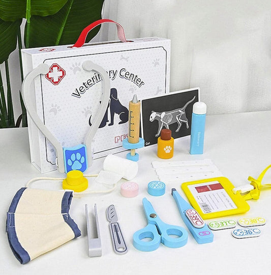 Trusa micului Doctor Veterinar din lemn