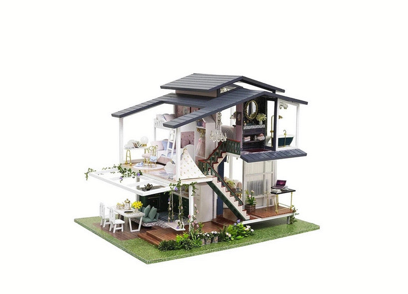 Casă din lemn  pentru copii de asamblat DIY