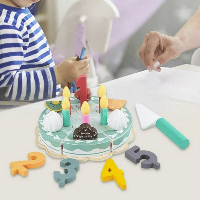Tort de feliat din lemn - Set de joaca pentru copii cu 24 elemente, Birthday Cake