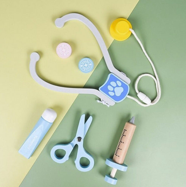 Trusa micului Doctor Veterinar din lemn