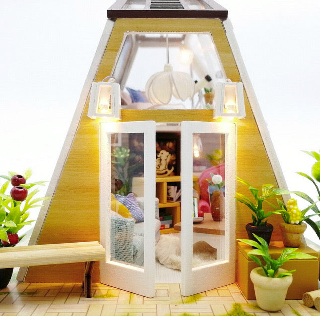 Casă de construit artizanală din lemn DIY